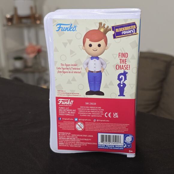 Funko Fun on the Run Freddy Funko Travel Edition Blockbuster Rewind SDCC 2023 LE - Picture 2 of 4